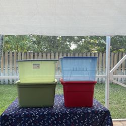 Set Of 4 Plastic Boxes Whit Lids 