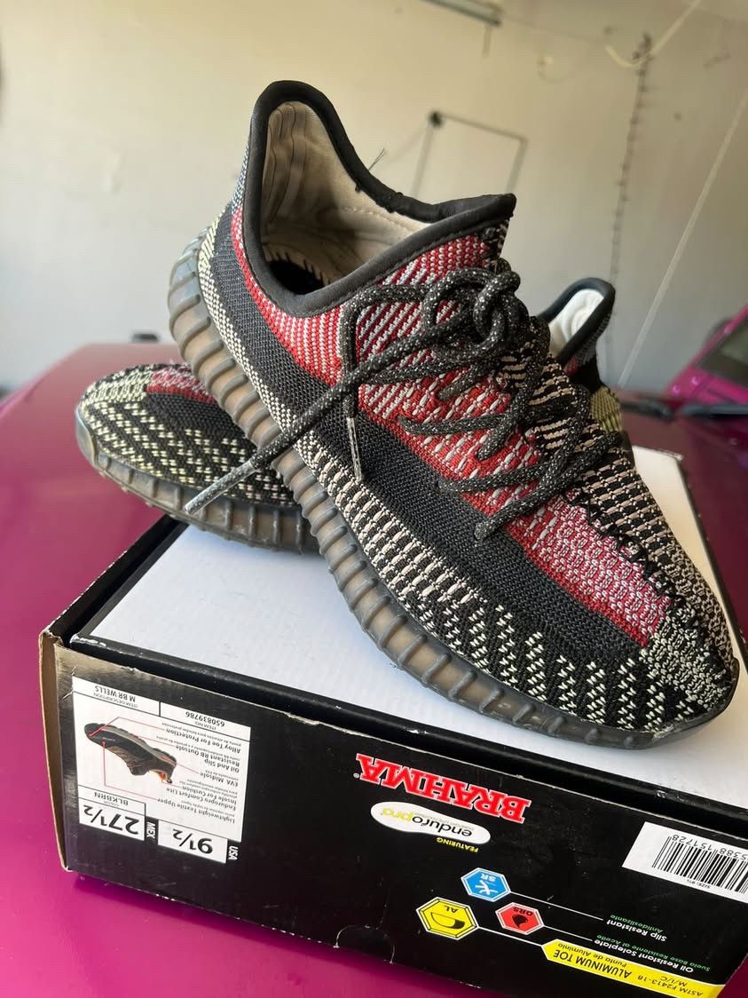 adidas Men's Yeezy Boost 350 V2 Yecheil