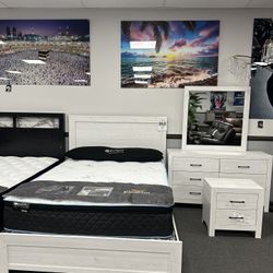 4PC White Queen Bedroom Set