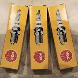 NGK Spark Plugs D8EA Set of 3