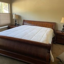 5 piece- Cal king Bedroom Set