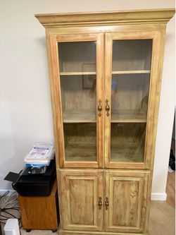 Hutch/Cabinet
