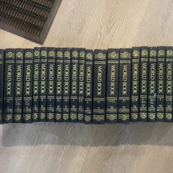 World Book Encyclopedia 1989 Vol 22 / Gold Edge