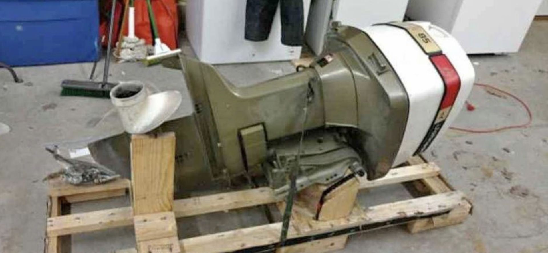 1973 85 Hp Johnson Outboard With Controls