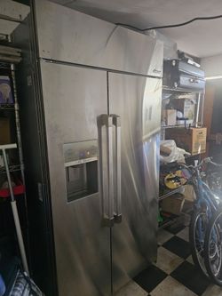 Dacor refrigerator