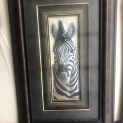 Set of 2 beautiful Giraffe and Zebra pictures