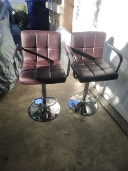 Like New 2  Swivel Bar Stools  Sanger CA
