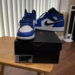 Air Jordan 1 Mid 7Y 