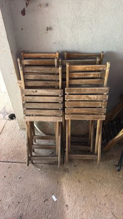 Outdoor patio picnic chairs