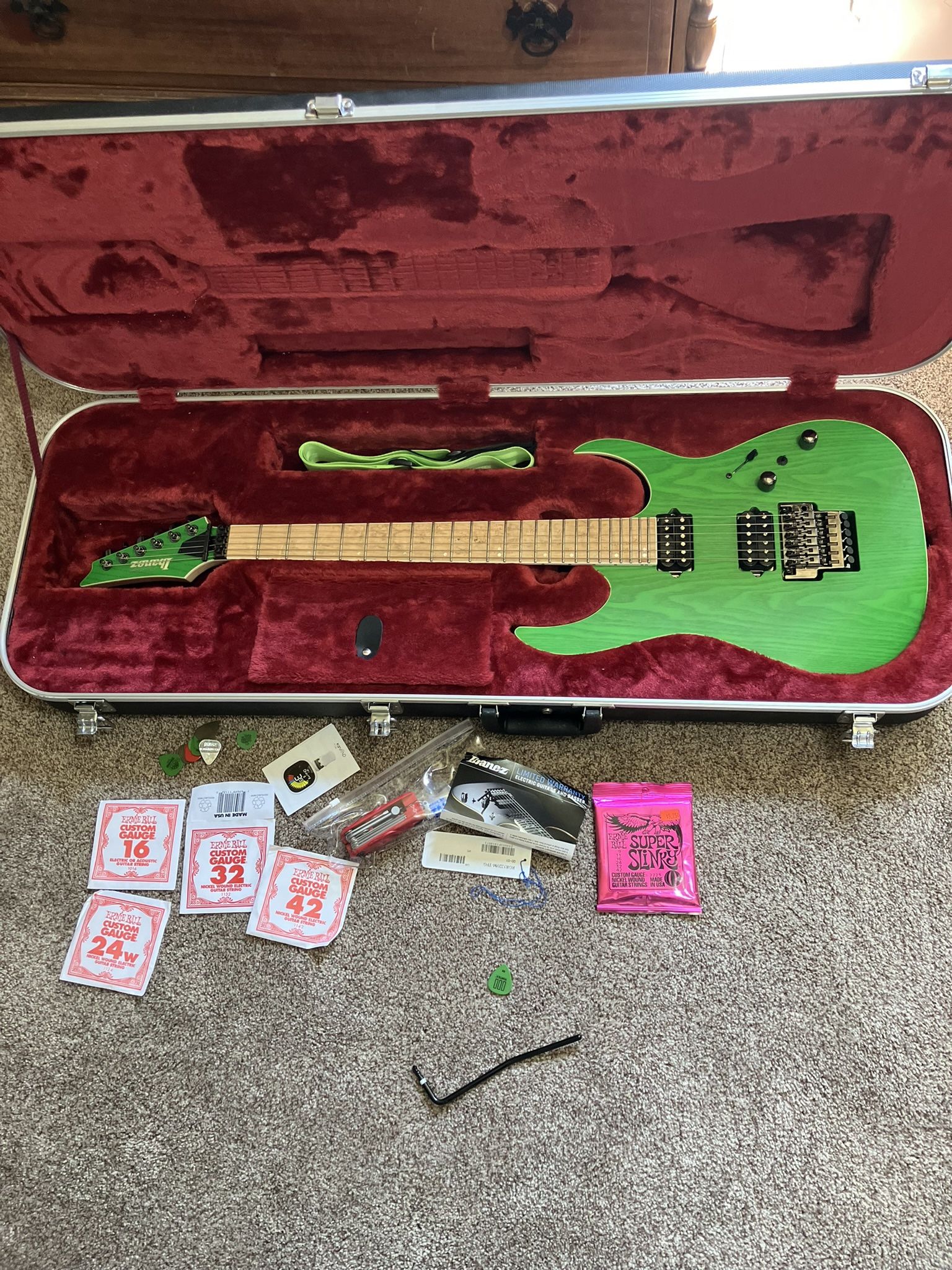Ibanez RGR5220M Prestige, Transparent Fluorescent Green