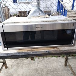 Whirlpool 1.1-cu ft Low Profile Over-the-Range Microwave ( Stainless steel )$250 Paid $550