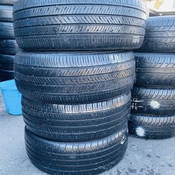 215/60R16 Marca Hankook En Muy Buenas Condiciónes De Vida