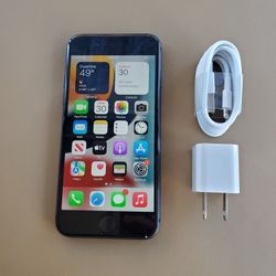 iPhone 8 256gb - UNLOCKED - Like New  