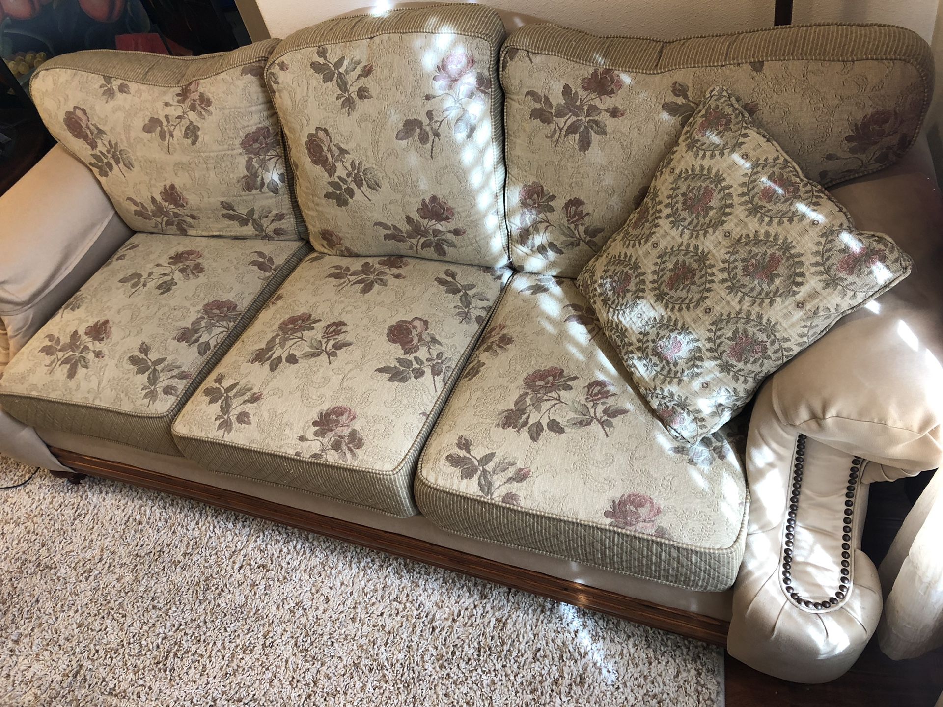 Bassett couch and matching recliner chair