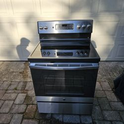 Clean GE Stainless Convection Oven 