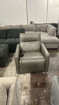 Sectional Sofa - Delivery/Financing Available
