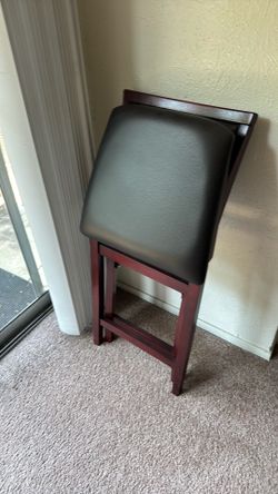 Folding leather chair