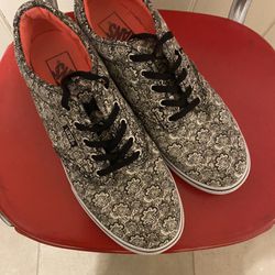 New Woman’s Vans Paisley Sneakers Size 8