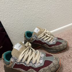 Gucci Shoes 