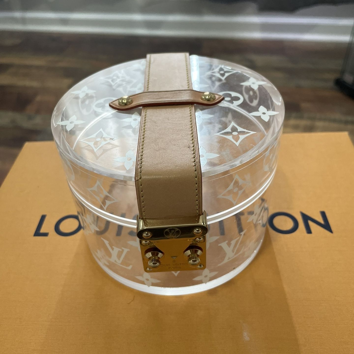Louis Vuitton Box Scott Monogram Clear  Vuitton box, Louis vuitton  handbags 2017, Louis vuitton handbags