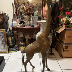 Large Giraffe Statue