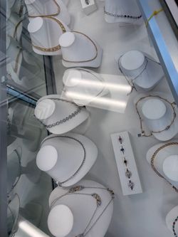 HMU running a sale jewelry