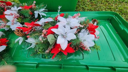 8 Christmas Table Top Centerpieces