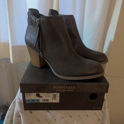 Women's Size 10 brown boots