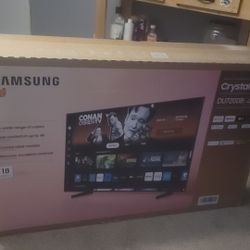 Samsung Crystal UHD 43" TV