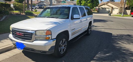 2003 GMC Yukon XL Full-Size SUV White