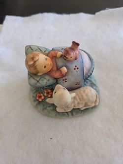 Goebel Hummel Figurine  #455 "The Guardian"