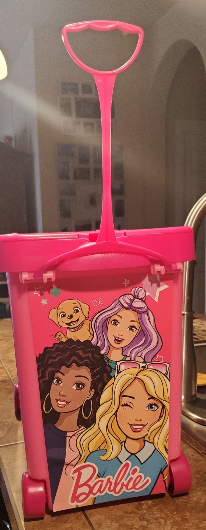 Barbie Carry Case On Wheels w/ Barbies And Clothes.