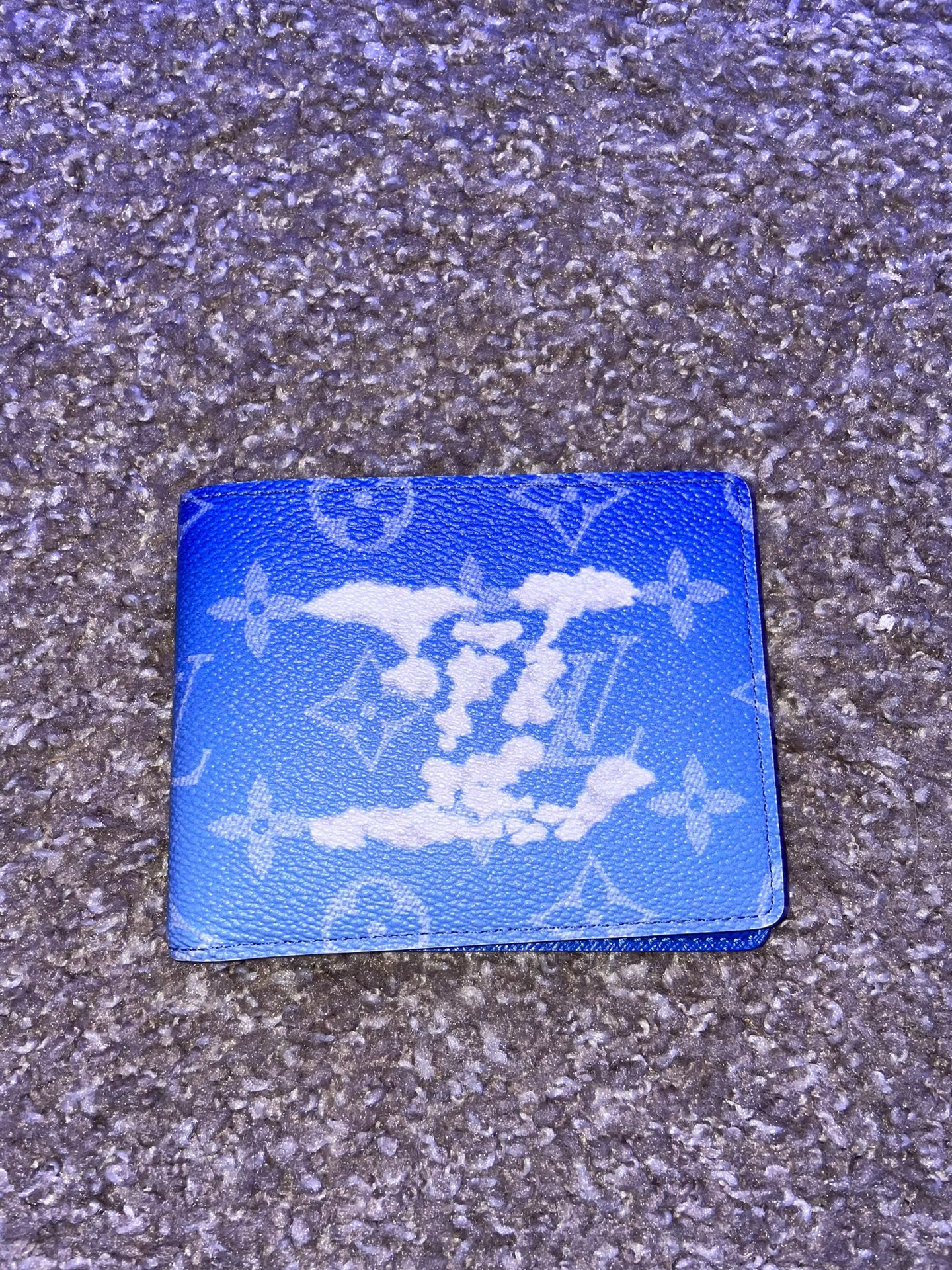 Louis Vuitton Clouds Wallet for Sale in Aberdeen Township, NJ
