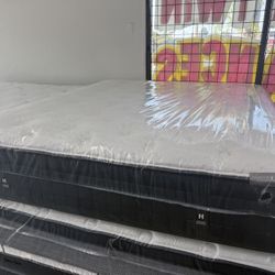 CALIFORNIA KING SIZE KLUFT AIRELOOM HOLLAND MAID LATEX MATTRESS & BOX SPRINGS BED SET