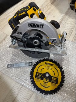Brand new DEWALT FLEXVOLT 60V MAX Cordless Brushless 7-1/4 in. Circular Saw with Brake (Tool Only)