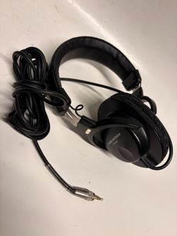 Audio-Technica ATH-M30 Black Headphones Plug in Over the Ear Used