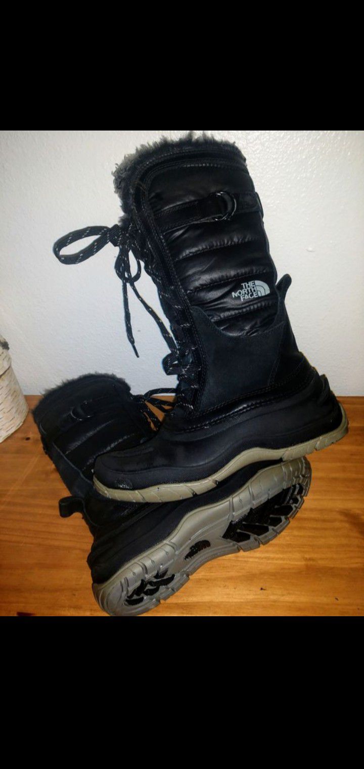 Women's North Face boots size 6