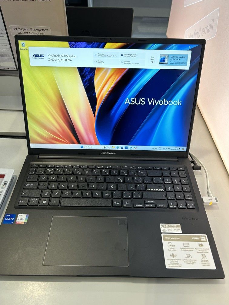 ASUS Vivobook 16"