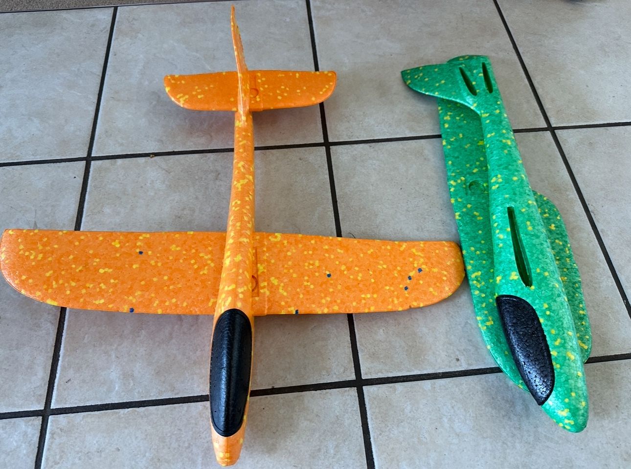 2 pack Foam Airplanes