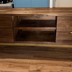 Tv stand/entertainment center