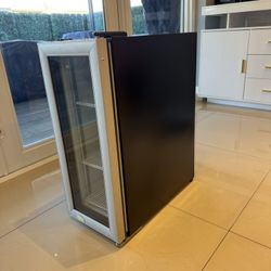 Mini Fridge / Chiller