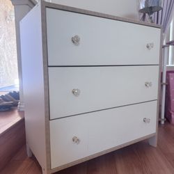 3 Drawer Dresser 