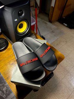 Balenci slides