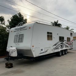 2006 Weekend Warrior FB3000 Billet Edition Toy hauler