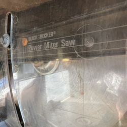 Black Decker power Miter Saw