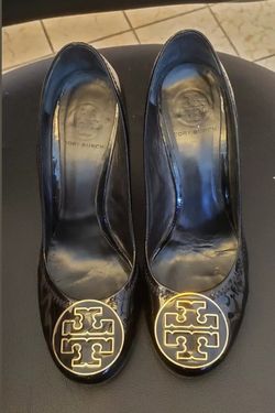 Tory Burch wedge size 9