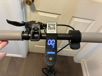 E-Scooter 19mph (With charger)