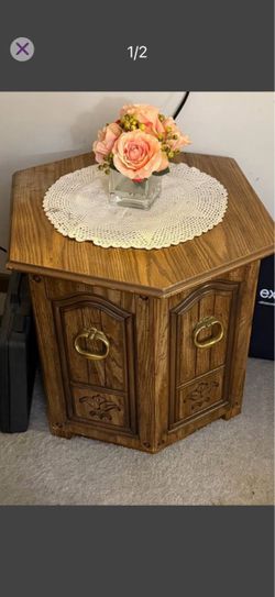 Pair of end tables