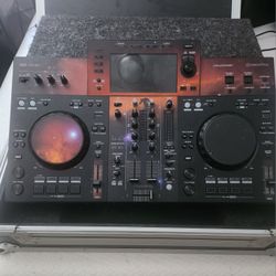Pioneer DJ XDJ-RR with Case