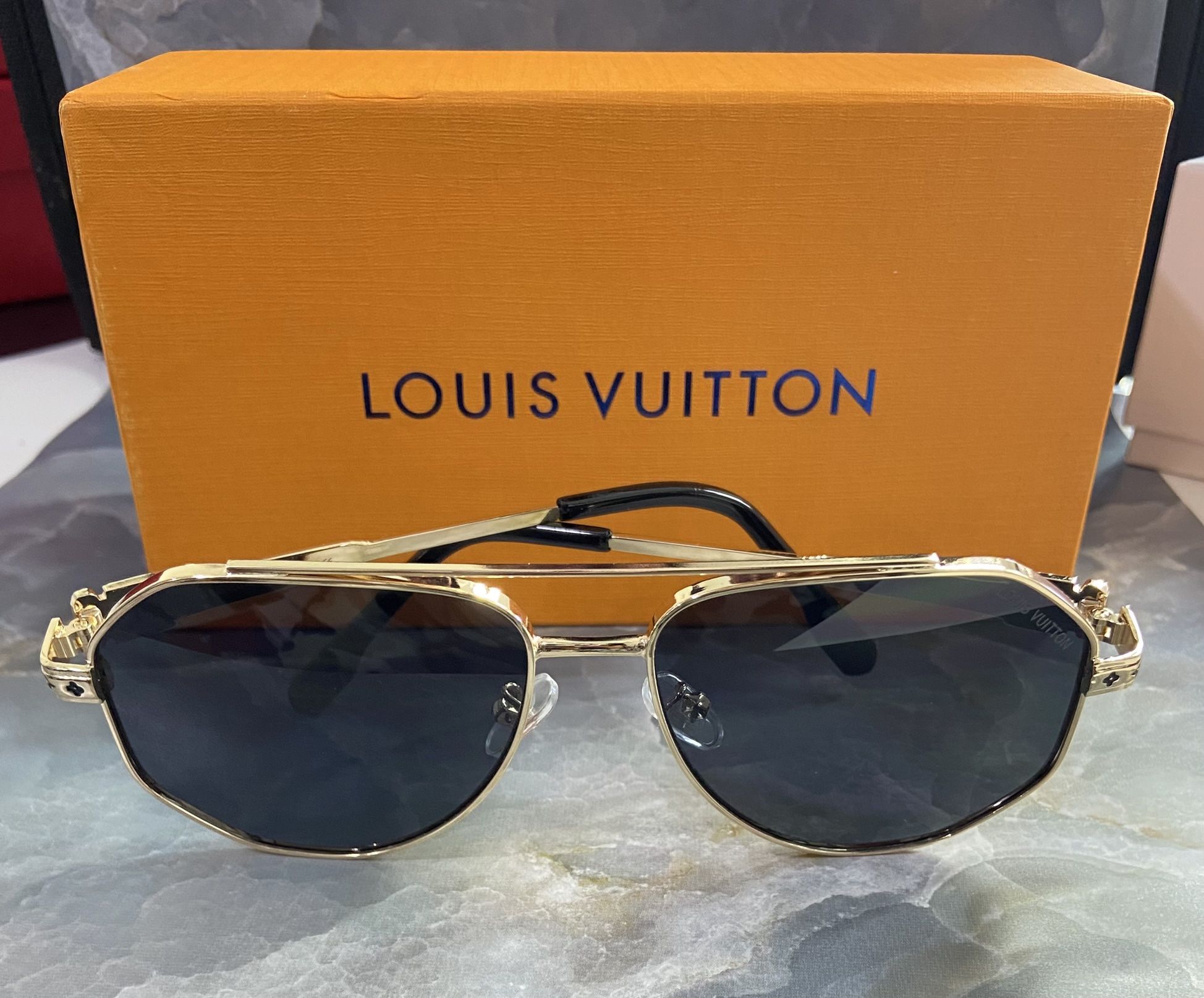 Sunglasses 😎 Shades 🕶️ Glasses